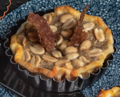 Les chroniques culinaires janvier 2020 : Tartelette banane, marrons et cacahuètes.
